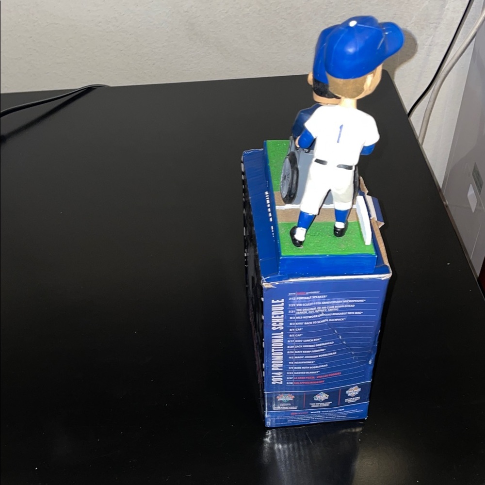Pee Wee Reese & Roy Campanella Collectible Bobblehead - Blue and White - Picture 5 of 7